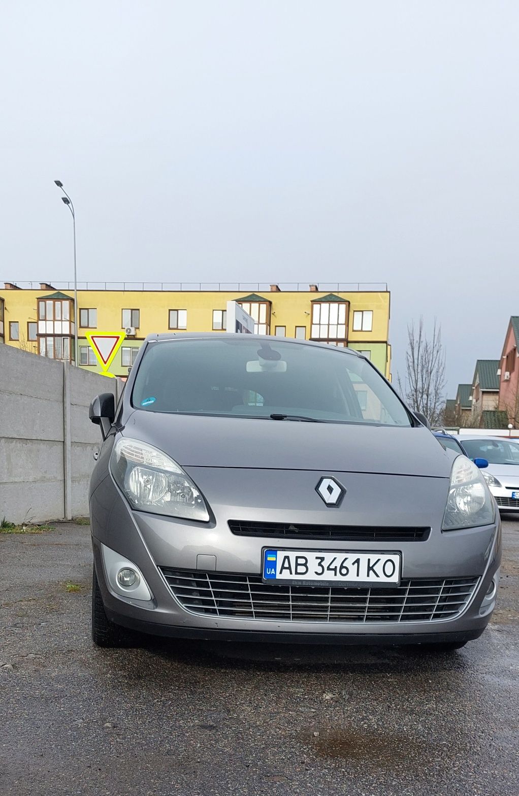 Renault Grand Scenic III 2009-10 1.9