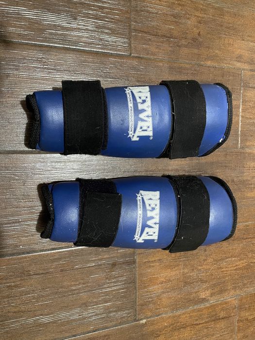 Захист на голову та захист на ноги для кікбоксингу