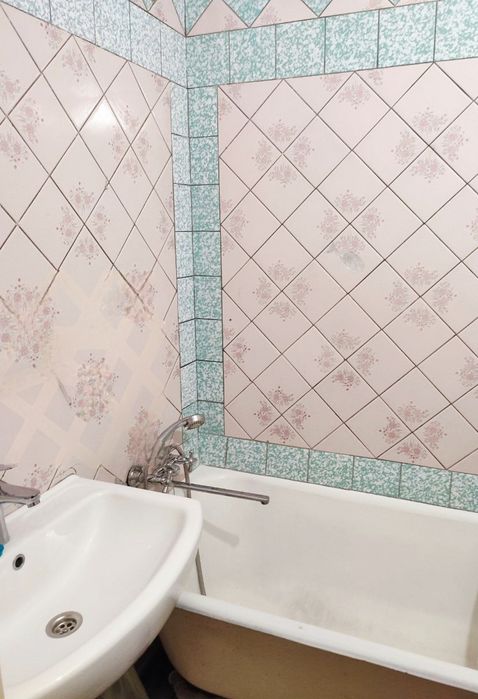 Предлагаем к приобретению 1 кв в центре Космоса. 7/9.