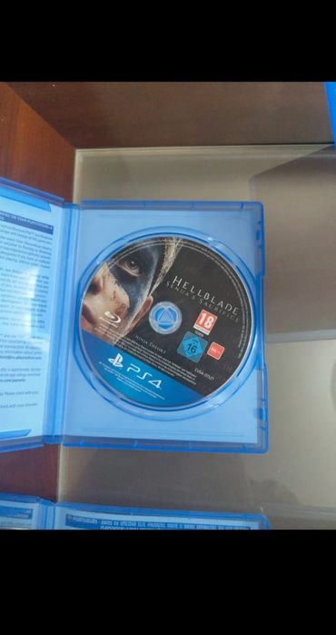 Playstation 4 slim 1T c/4 jogos oferta