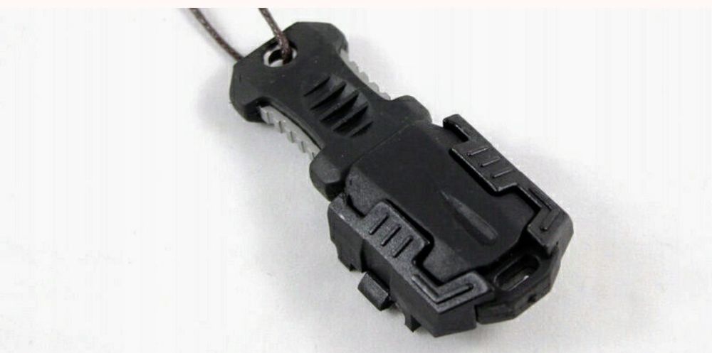 Nóż taktyczny ratunkowy