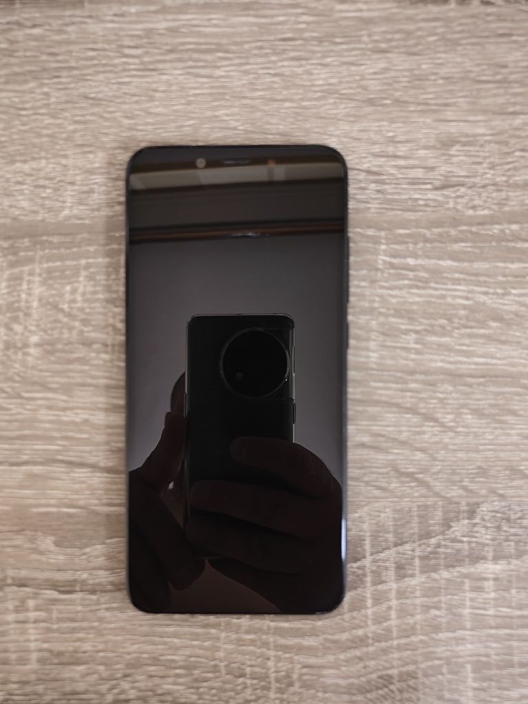 Телефон Xiaomi Mi A2