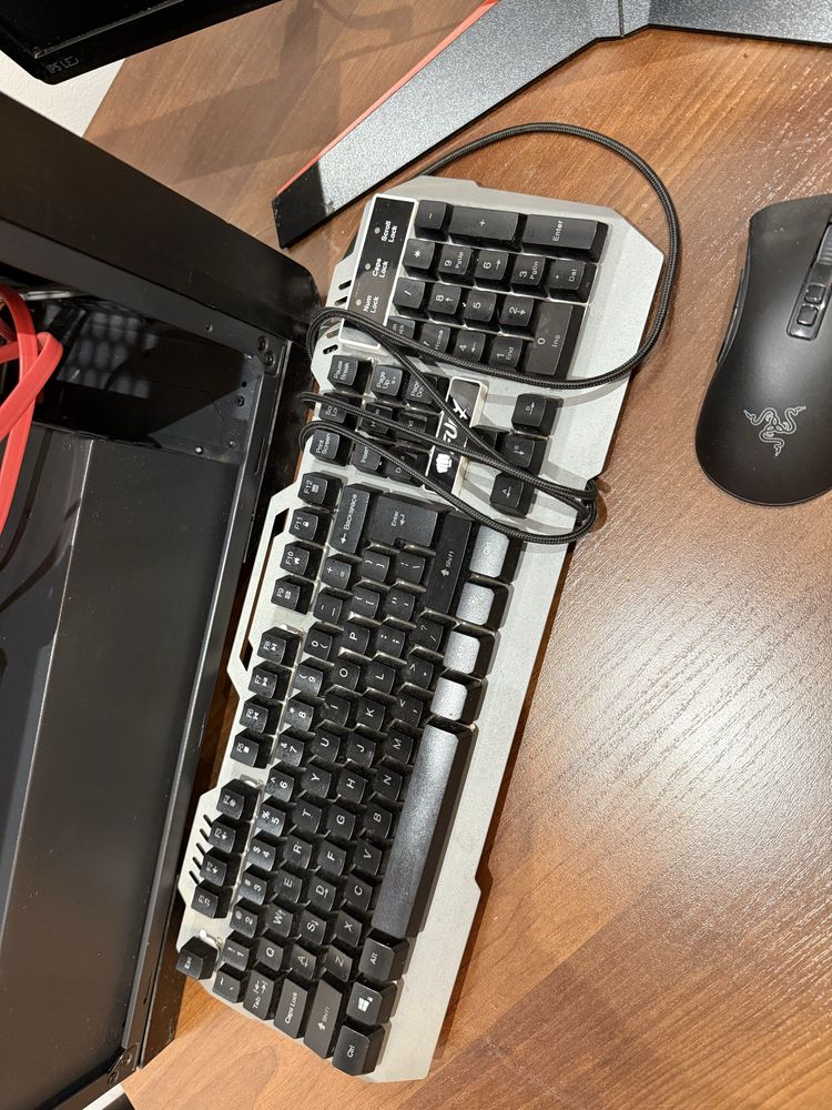 Komputer stacjonarny i5-8400 / GTX 1080 / 16GB RAM