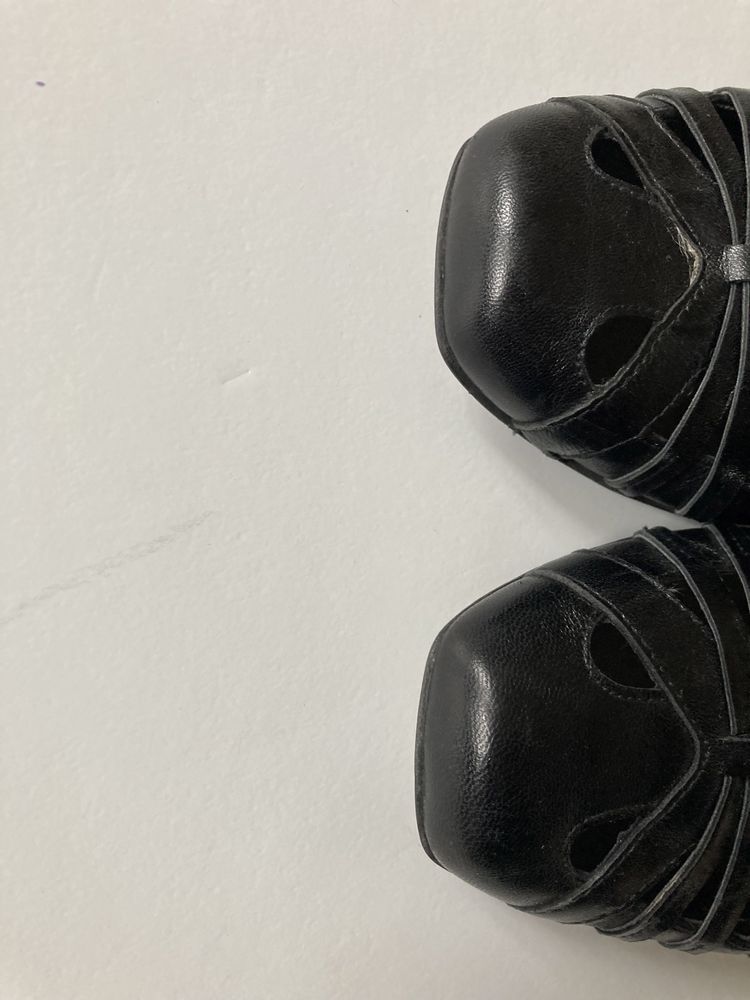 Retro czarne sandałki na 6 cm obcasie