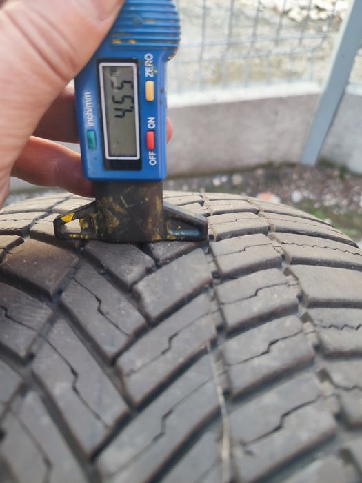 Komplet opon Bridgestone WeatherControl A005 Evo 215/55/16 97V