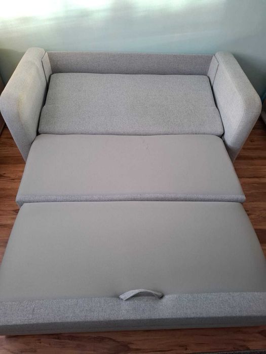 Kanapa 2-osobowa z funkcją spania.