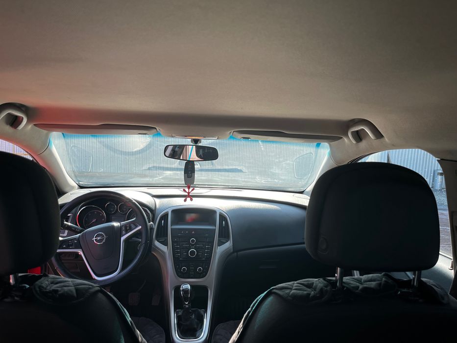 Продам Opel Astra 2011 J