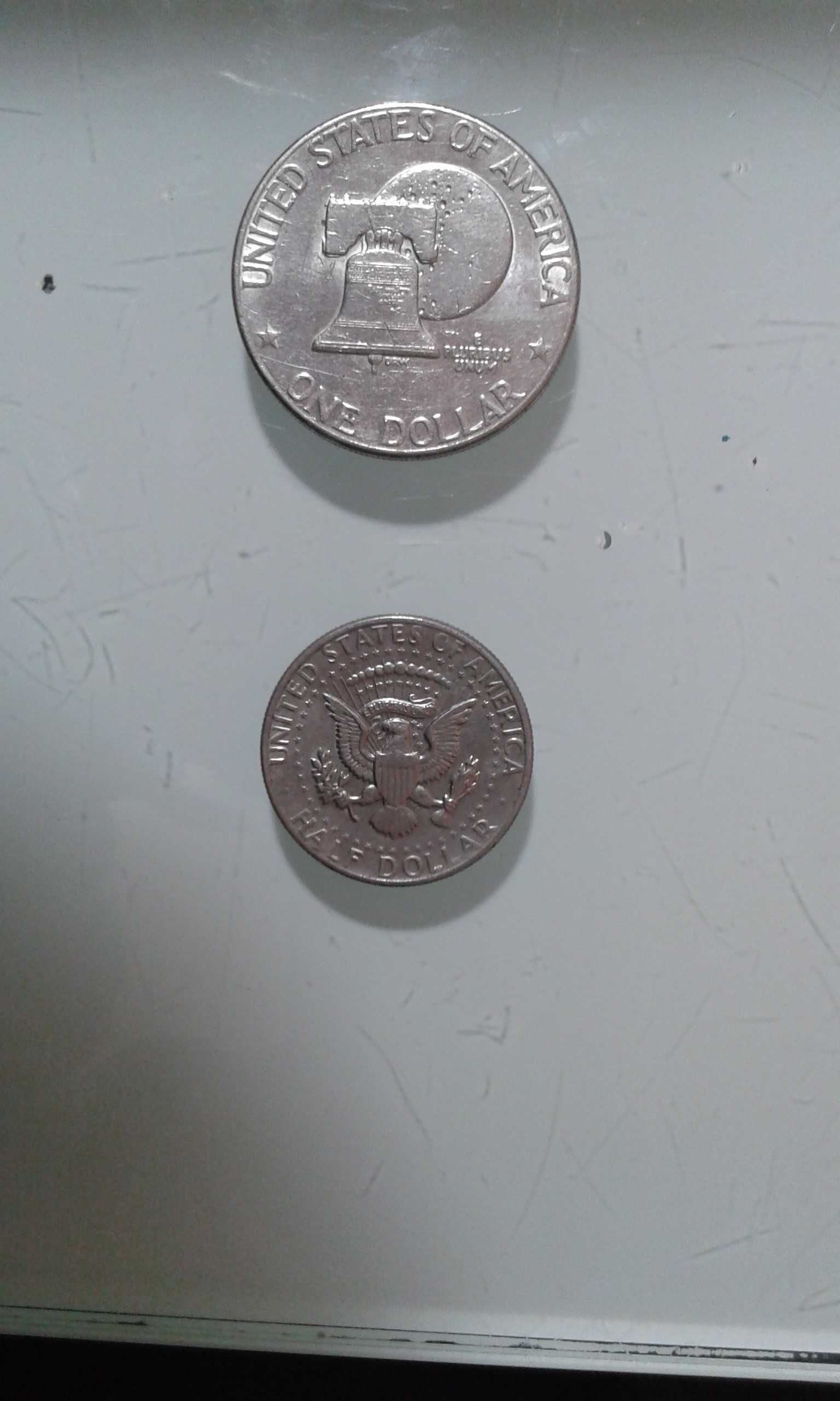 Vendo duas moedas dos USA