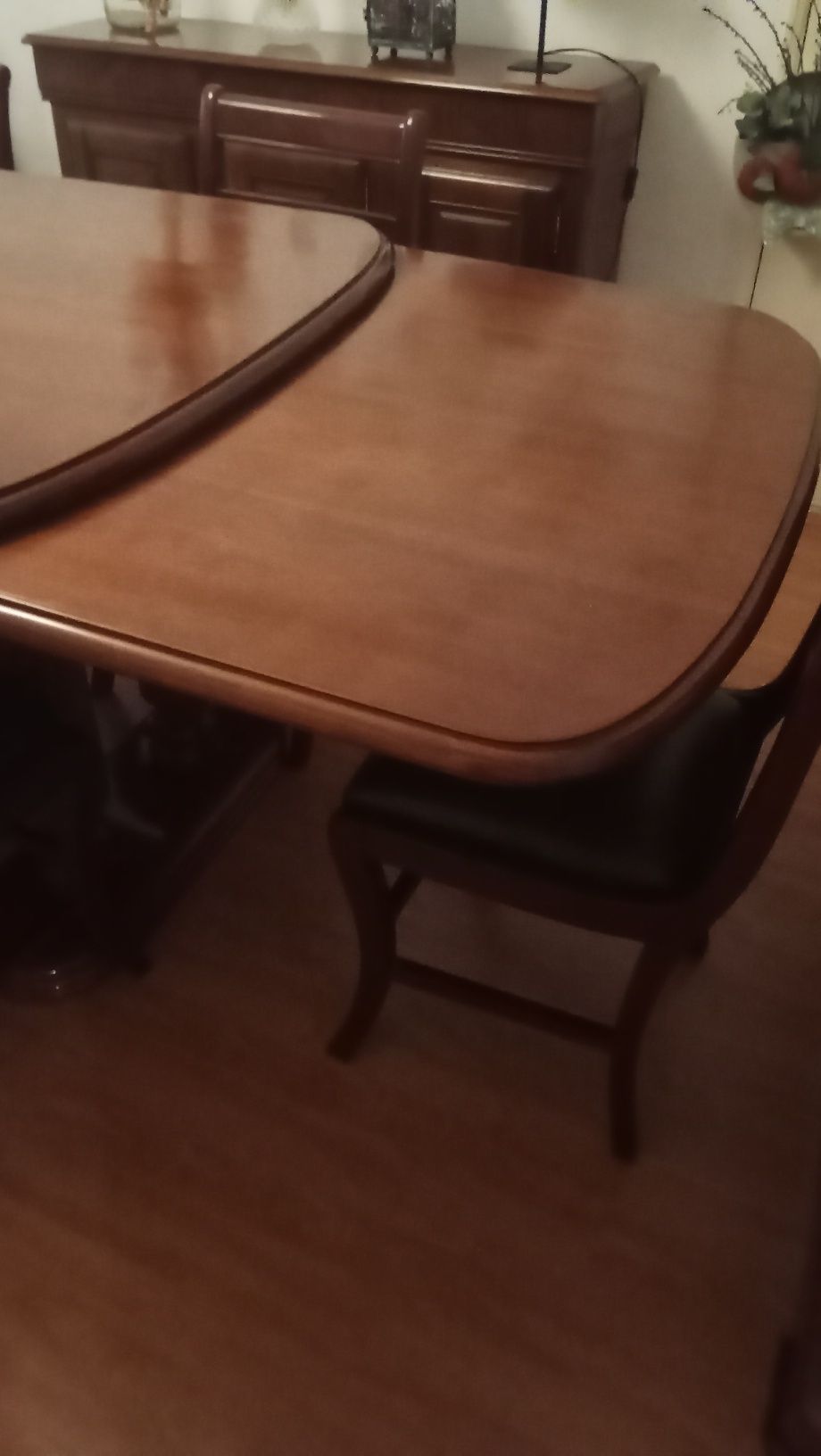 Mesa cerejeira com 6 cadeiras