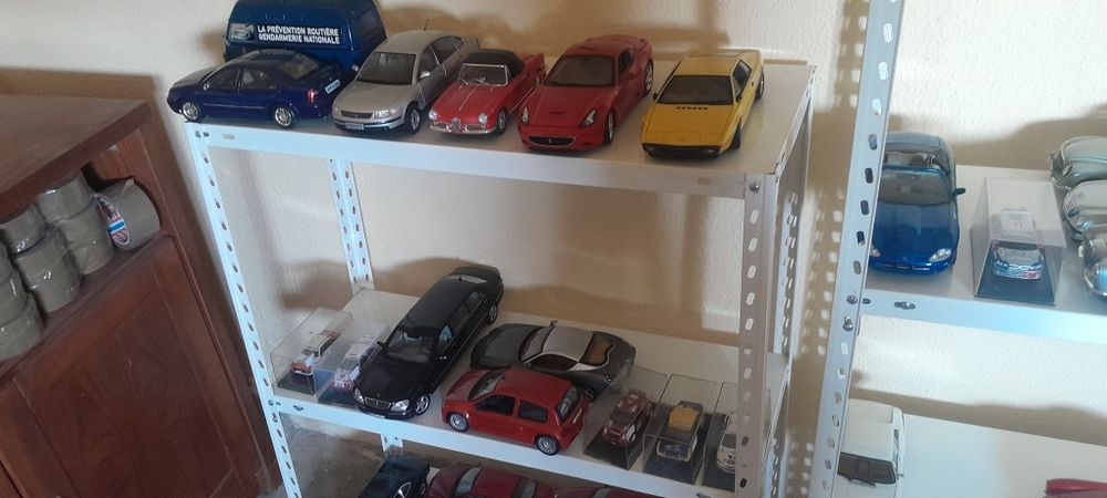 Mais de 100 Miniaturas 1/18 e outras escalas