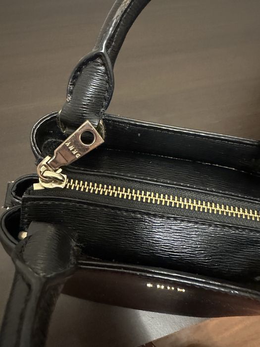 Продаж шкіряної сумки DKNY