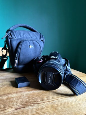 Aparat Nikon D5100 + obiektyw 18-105, dwie baterie, torba, ładowarka