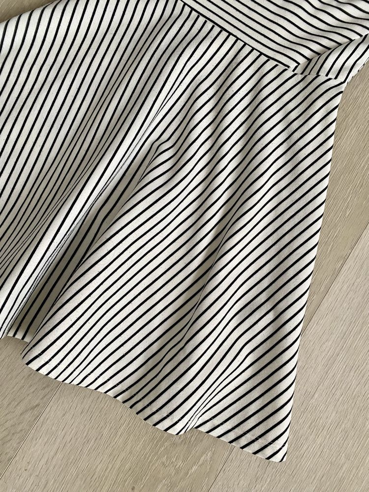 Letnia sukienka w paski z dekoltem typu halter H&M