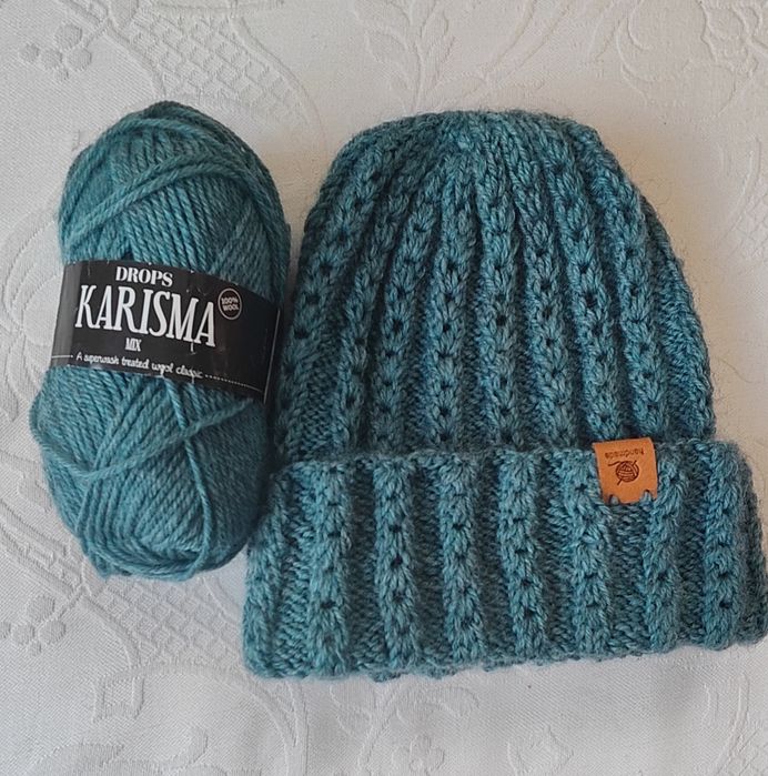 Czapka zrobiona na drutach .Nowa