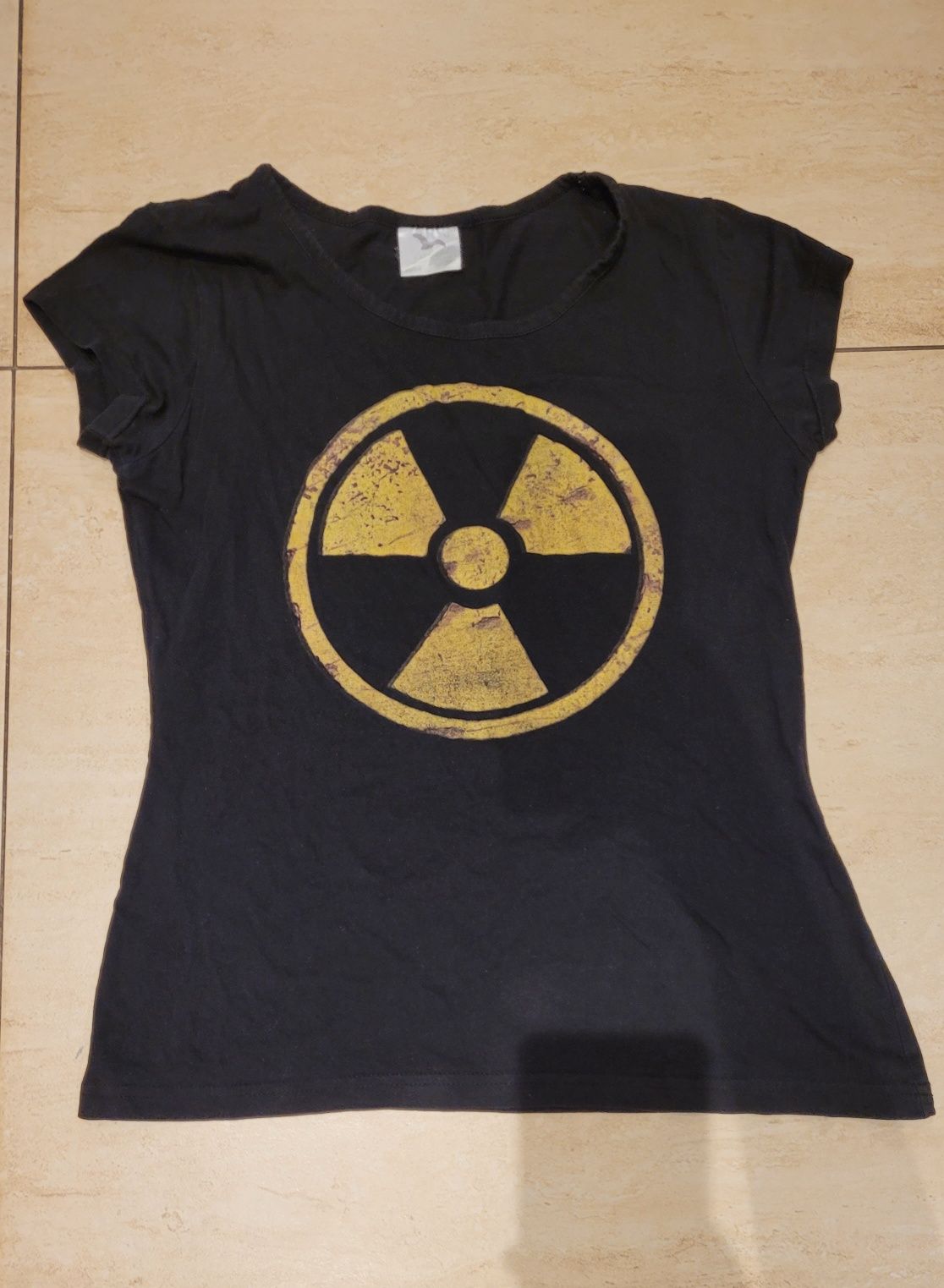 Radioaktywna koszulka - M jak S - promieniotwórczość