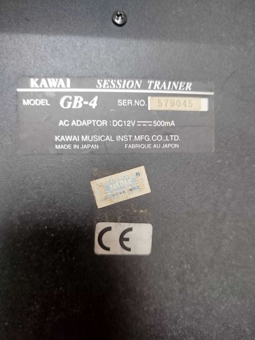 Equipamento de treino de guitarra.