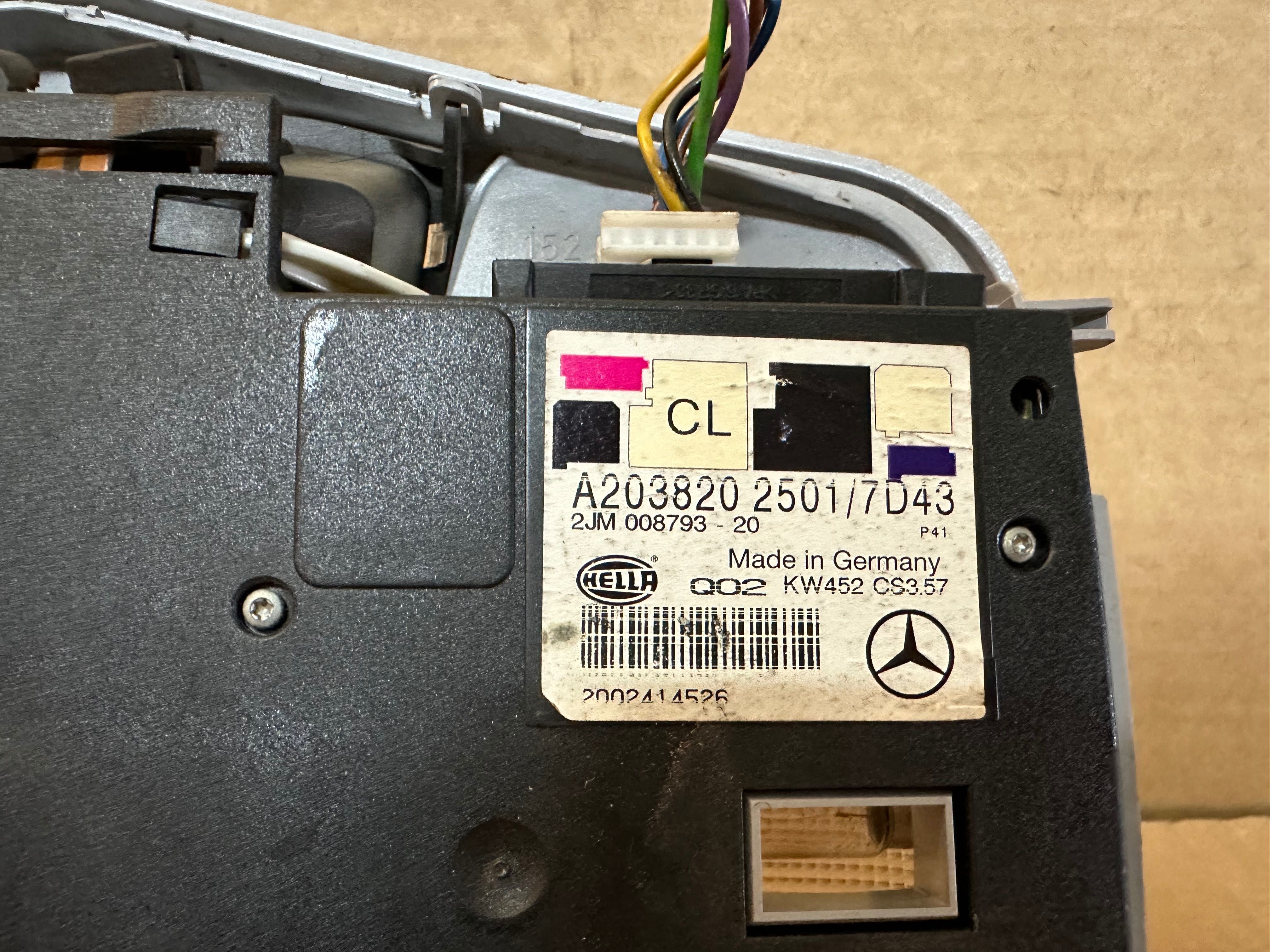 PLAFUNIER LUZ TEJADILHO MERCEDES W203 SPORT COUPÉ A203.820.2501´7D43