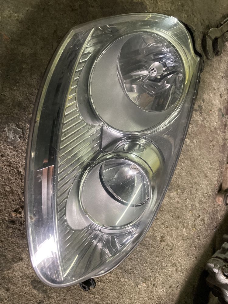 Lampa prawa vw golf 5