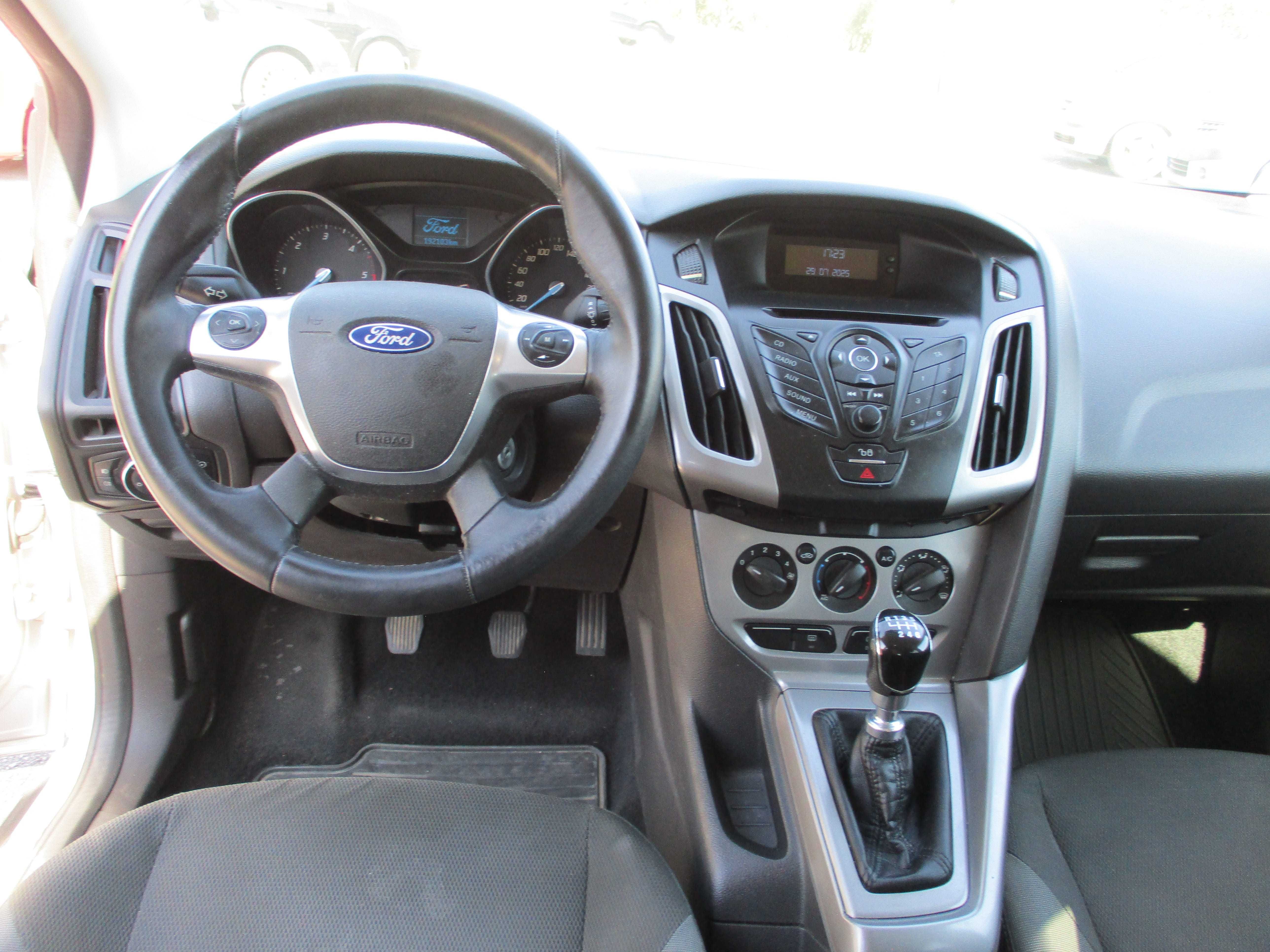 FORD FOCUS 1.6 TDCI COM REVISAO E GARANTIA