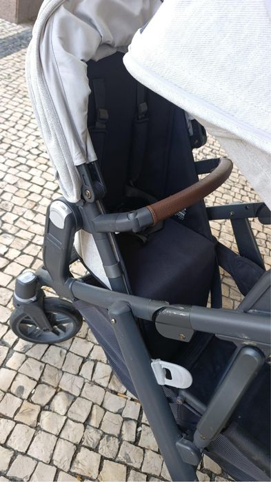 Carrinho de gemeos usado