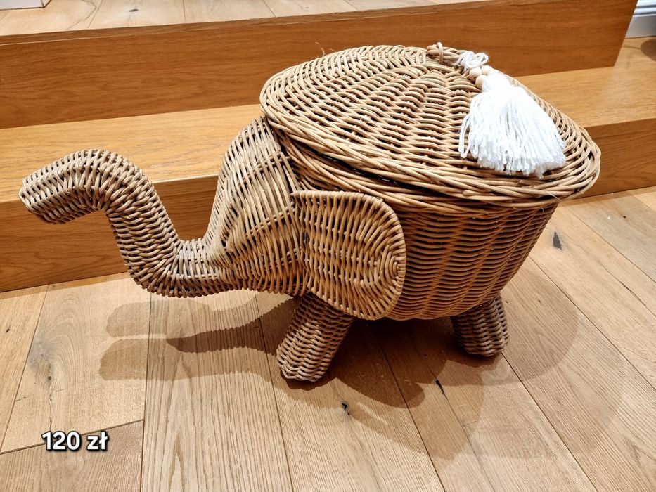Koszyk wiklinowy w kształcie słonia