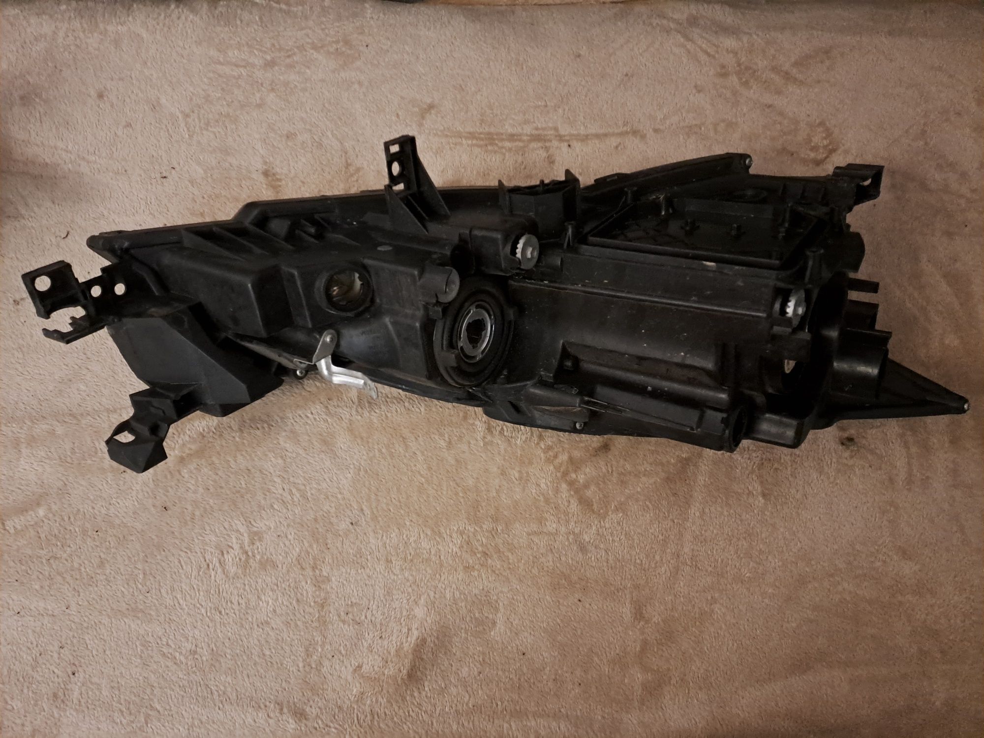 Lampa przód przednia prawa lewa Mazda 6 GH II Lift zwykła