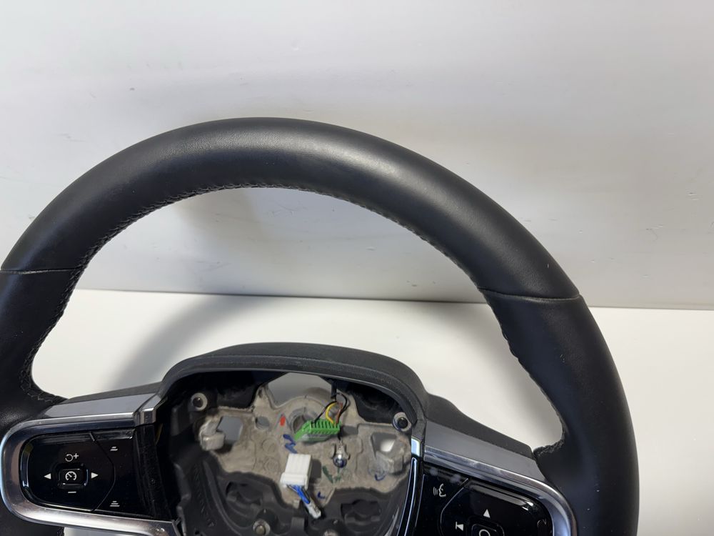 Volvo XC40 C40 kierownica skórzana jak nowa