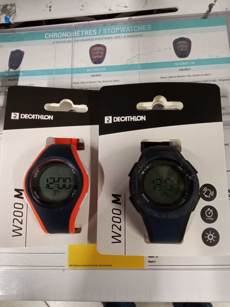 Годинник DECATHLON Англія w100 та w200m