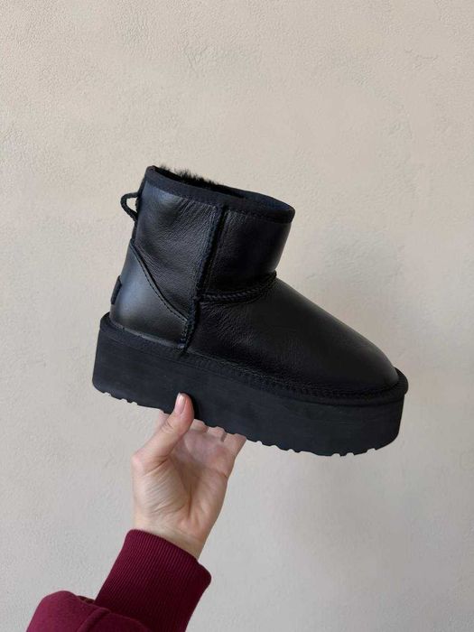 Женские Ugg Mini Platform Black Leather черные кожанные УГГ міні