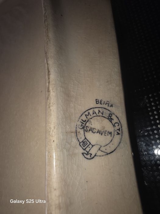 Terrina muito antiga com mais de 100 anos