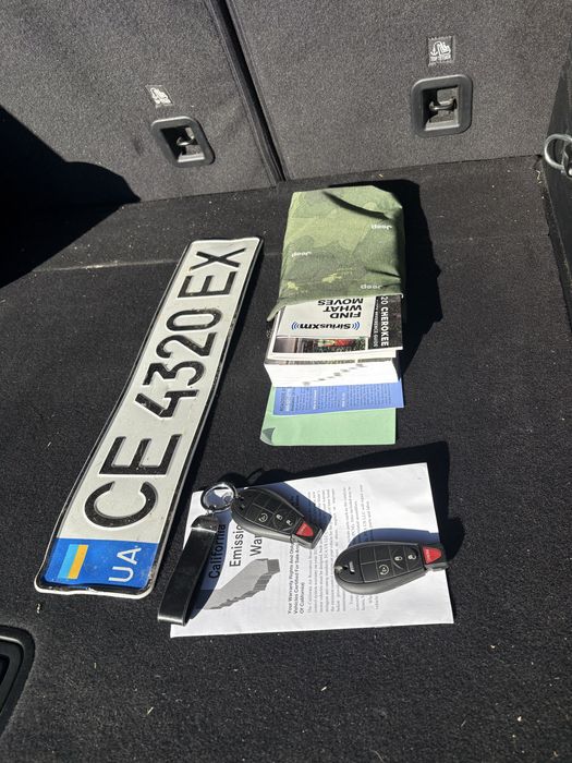 Автомобіль Jeep Cherokee