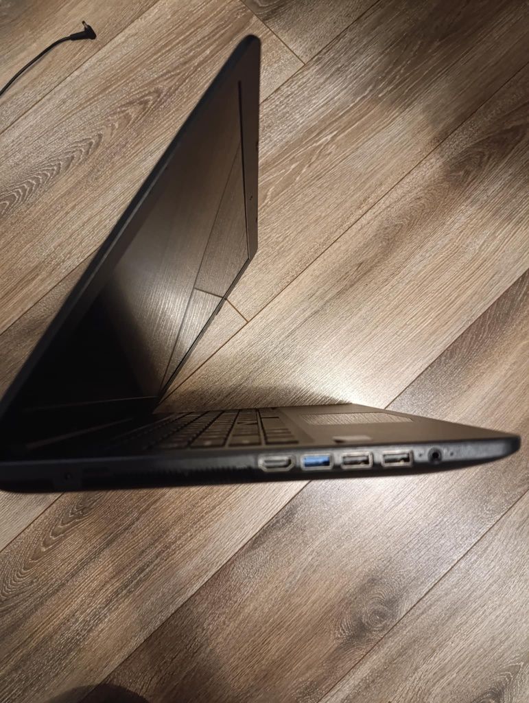 Notebook Asus f543ma
