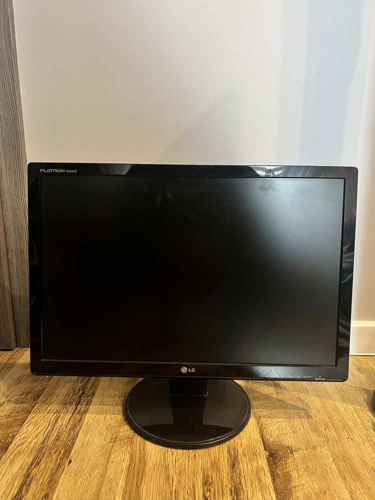 Monitor LG widoczny na zdjeciu
