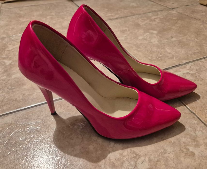 Czerwone szpilki rozmiar 37