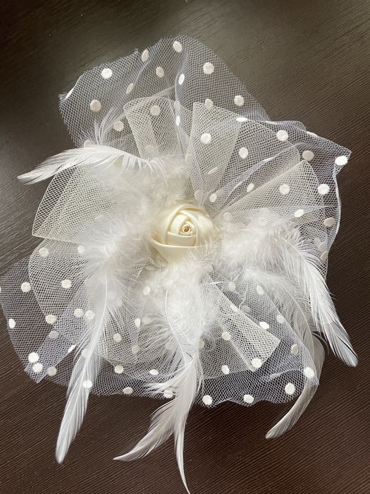 Zamiast welonu ślubna ozdoba do włosów