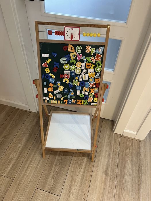 Tablica magnetyczna z magnesami