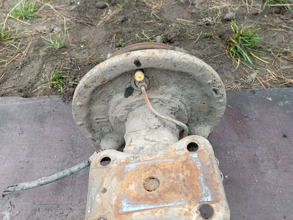 Задній міст Ford Transit 2.5 1986-1991 рік 5 шпильок старого зразка