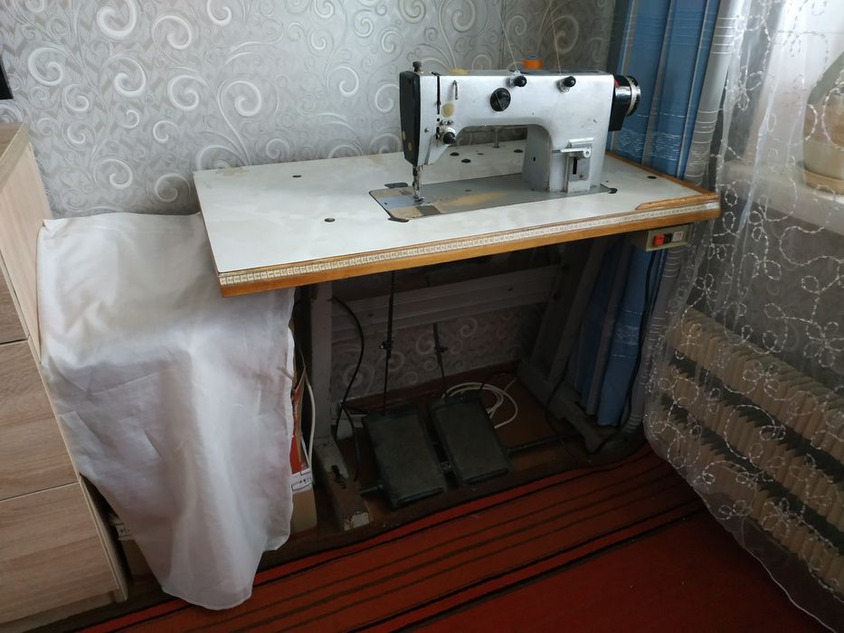 Швейная машинка 1022М