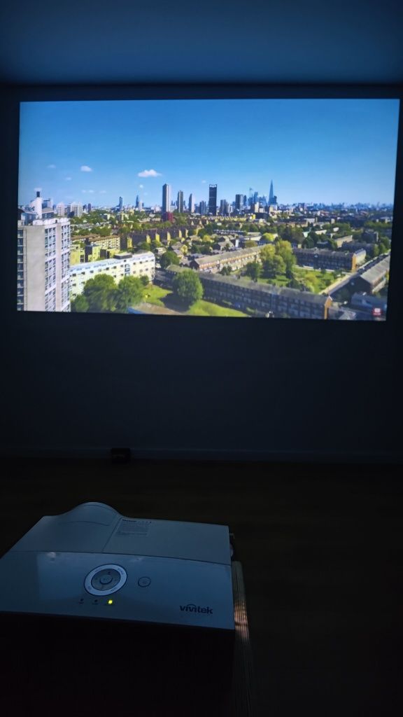 Vivitek 881st krótkoogniskowy DLP projektor rzutnik HD 3D HDMI jasny