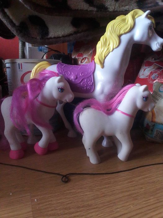 Лошади игрушки одним лотом