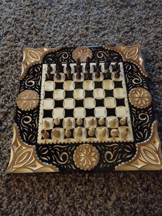 Шахи - нарди - шашки (3 в 1) різьблені, ручної роботи.