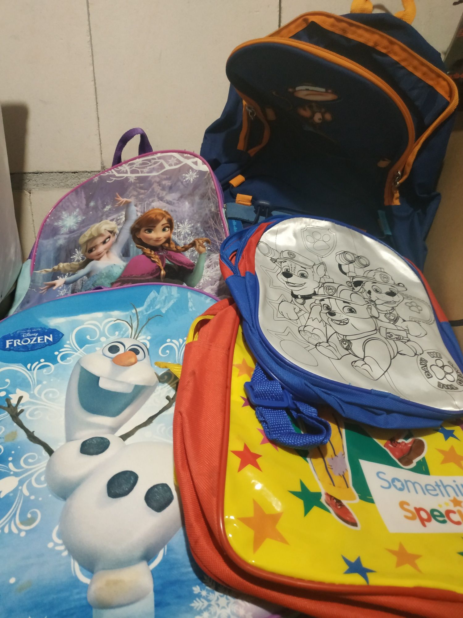 Plecak plecaki dziecięce Frozen Olaf myszka Miki klown psi patrol