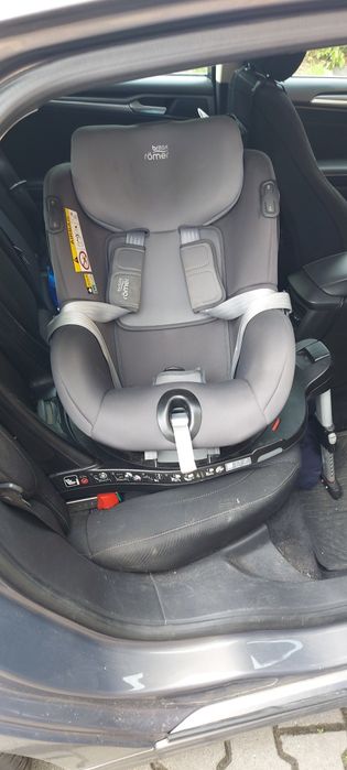 Fotelik samochodowy Britax Romer Dualfix i-Size iSense z bazą