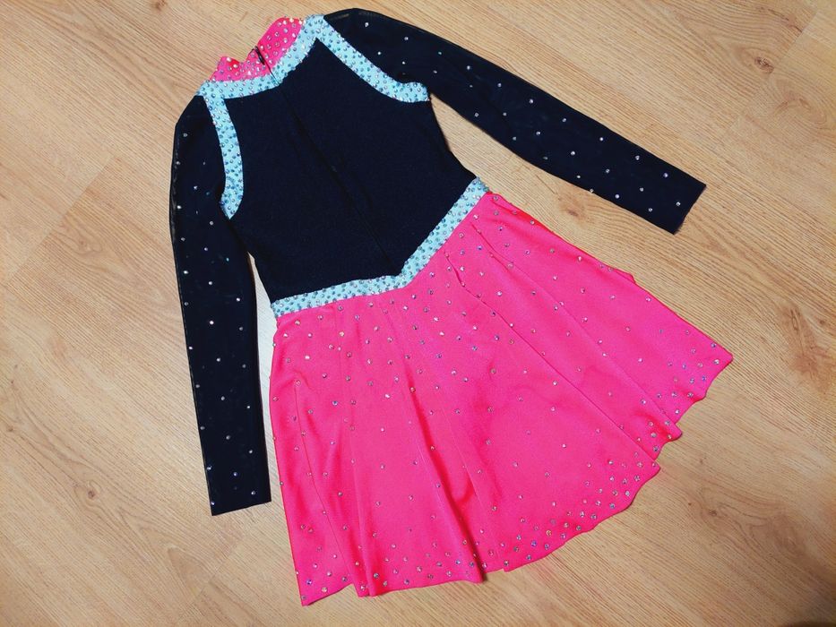 rozm. 122-128 kostium przebranie strój startowy do tańca cekiny