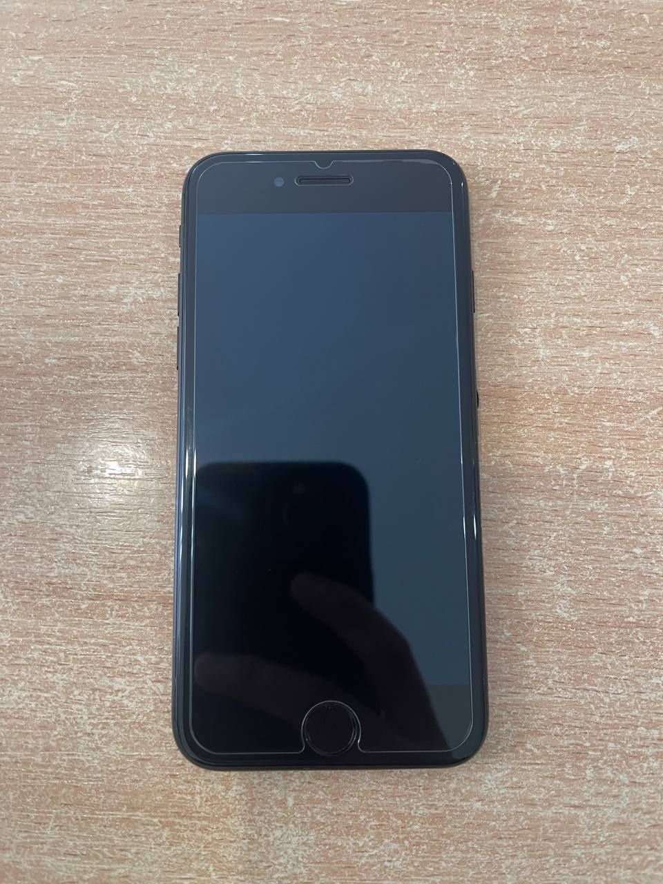 Продам iPhone 7 в хорошем состояние