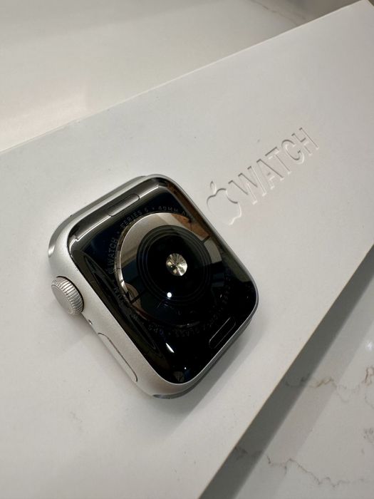 Apple Watch series 5 silver 40mm com carregador original