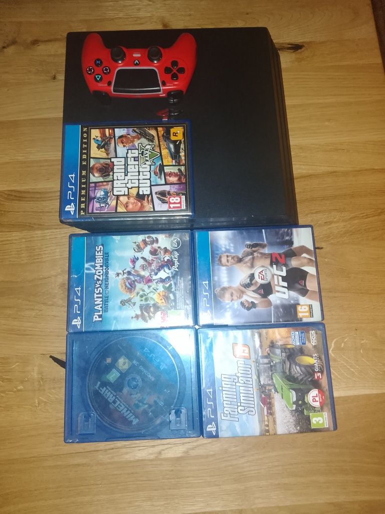 PS4 Pro 1TB + pad SteelShock 4 V2 + 4 gry – 650 zł