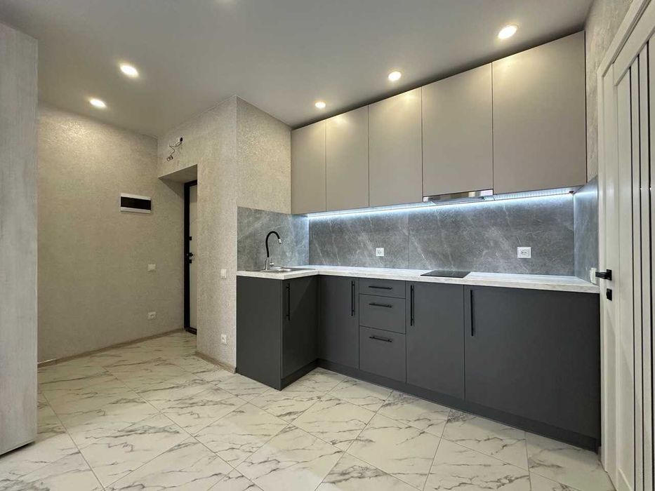 Продам евродвушку с дизайнерским ремонтом в ЖК Птичка