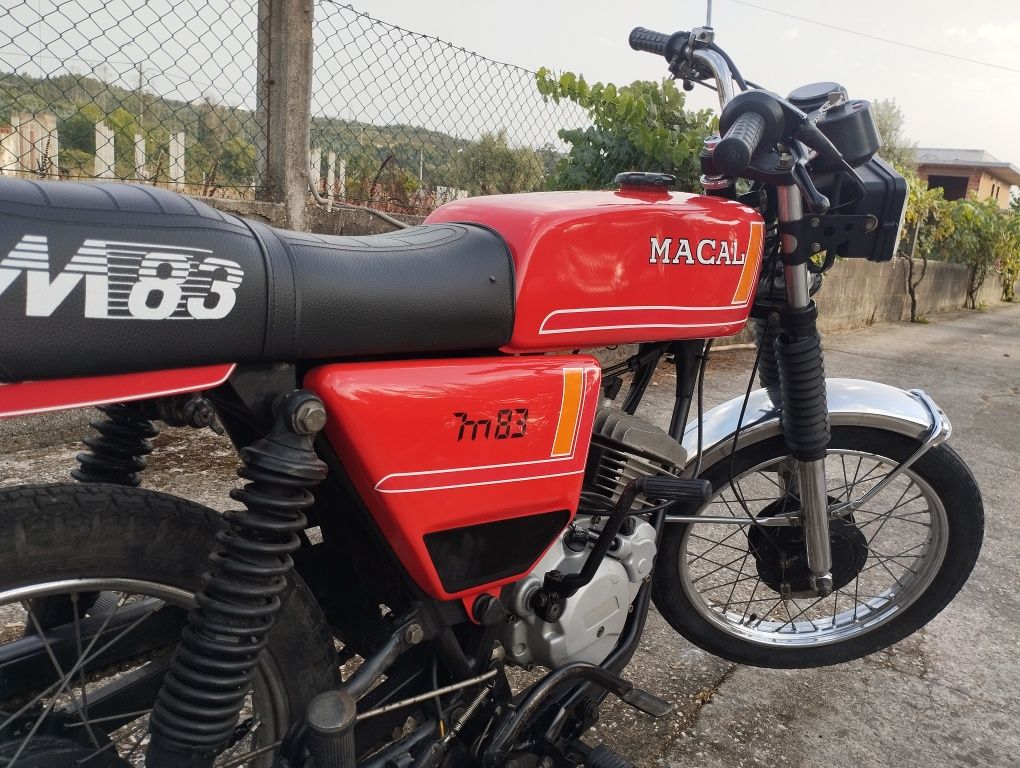 Vendo Macal M83, usada, com a documentação toda em dia