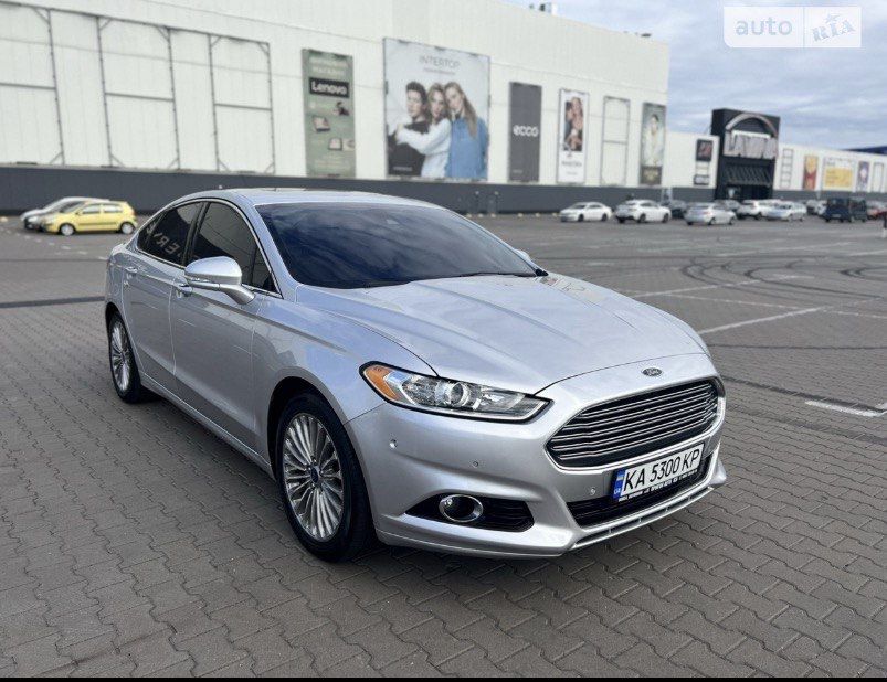Продам свій власний автомобіль.